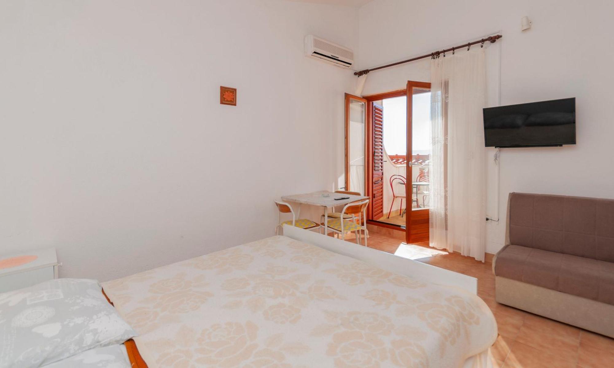 Apartments Niko Pisak Exterior photo